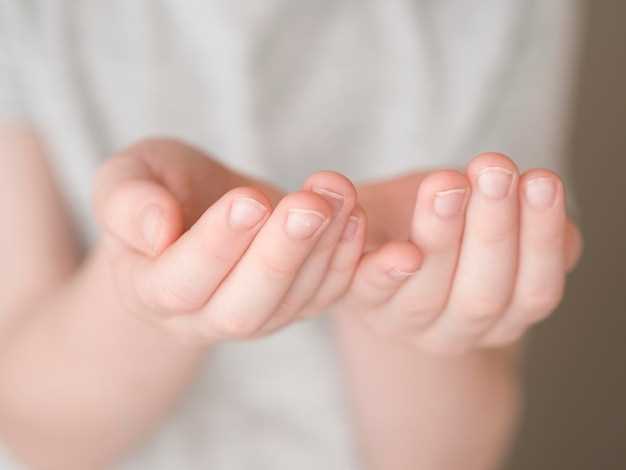 Белые пятна на ногтях у детей: симптомы и возможные последствия