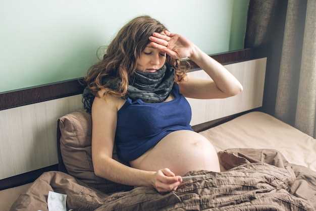 Сколько времени может продолжаться отслойка слизевой пробки перед родами у женщин, ожидающих первенца